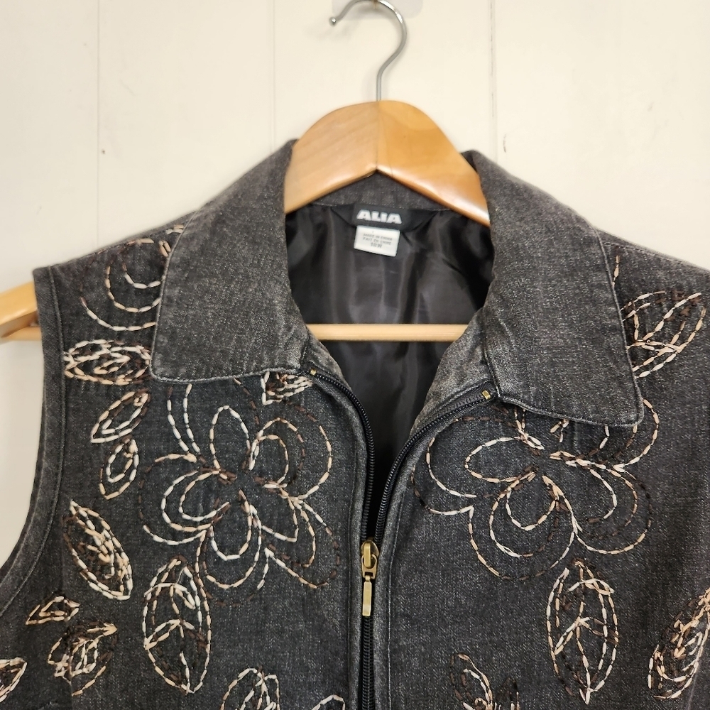 Vintage 90s Floral Gray Zip Up Quilted Vest Floral 1990s Cottagecore Western - Picture 2 of 11